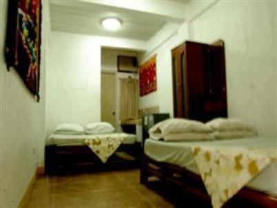 Ellen'S Resort Balabag  Room photo